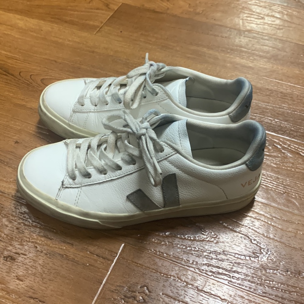 Veja Sneakers shoes - Picture 3 of 10